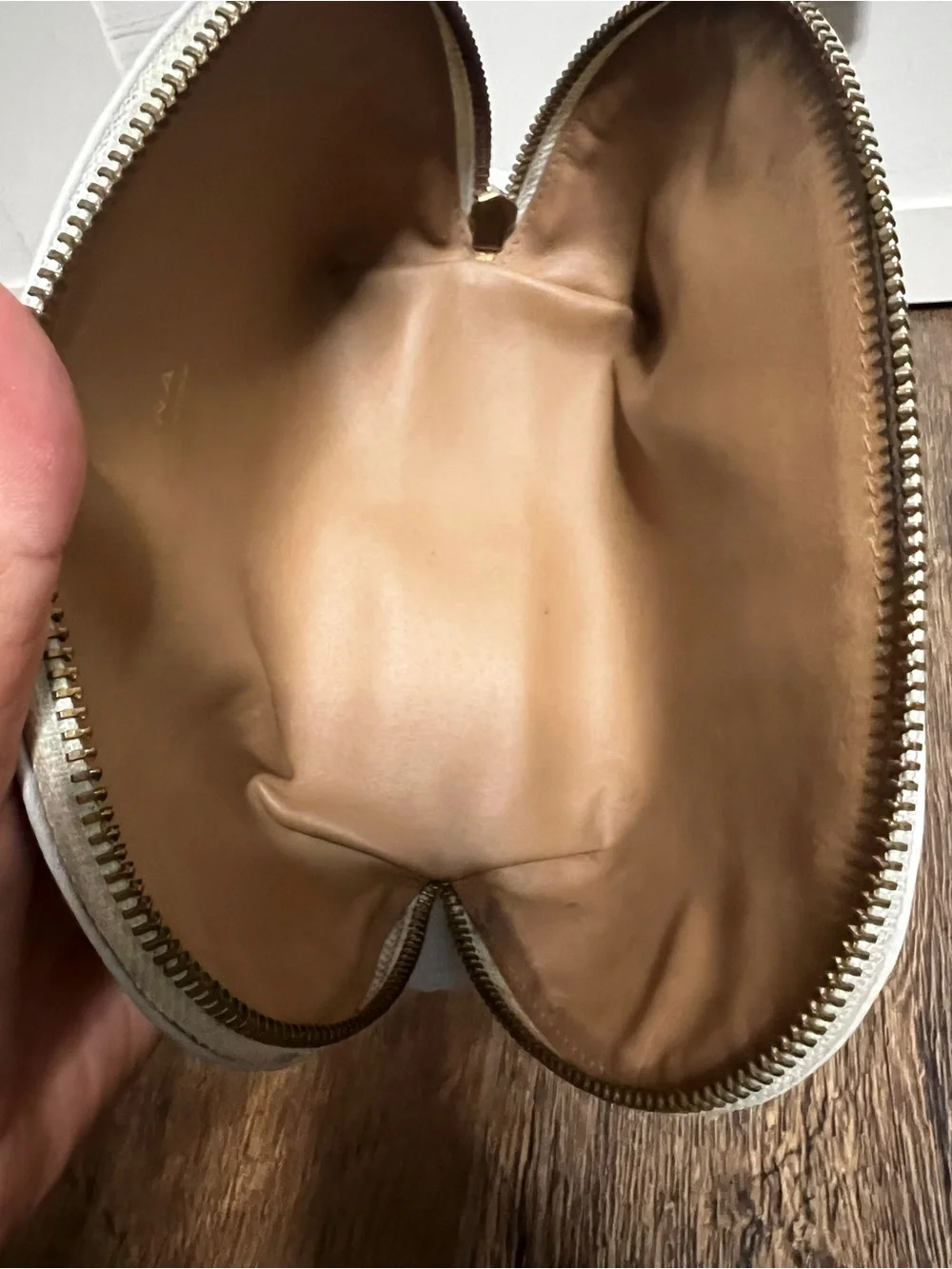 Leather Cosmetic Pouch Cuyana